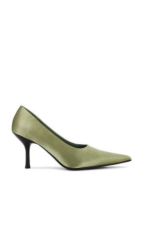 Chosen Pump in Olive. - size 10 (also in 6, 6.5, 7, 7.5, 8, 8.5, 9, 9.5) - Jeffrey Campbell - Modalova