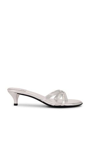 Doretta Mule in Metallic Silver. - size 10 (also in 6, 6.5, 7, 7.5, 8, 8.5, 9, 9.5) - Jeffrey Campbell - Modalova