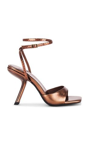 Run-It Sandal in Metallic Bronze. - size 10 (also in 6, 6.5, 7, 7.5, 8, 8.5, 9, 9.5) - Jeffrey Campbell - Modalova