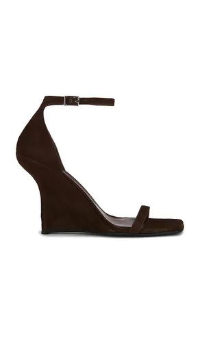 Fermi Wedge Sandal in Brown. - size 6 (also in 6.5, 7.5, 8, 8.5, 9.5) - Jeffrey Campbell - Modalova