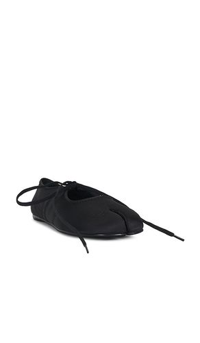 Saturna Flat in Black. - size 10 (also in 6, 6.5, 7, 7.5, 8, 8.5, 9, 9.5) - Jeffrey Campbell - Modalova