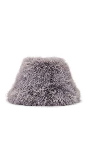 Oversized Faux Fur Bucket Hat in Grey - jocelyn - Modalova