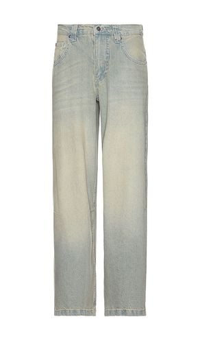 Light Wash Colossus Fit Jeans in . - size 25 (also in 28, 30, 32, 34, 36) - Jaded London - Modalova