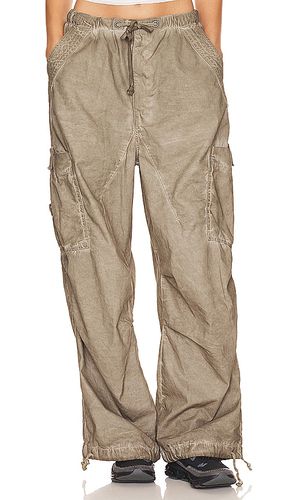 Oil Wash Parachute Pants in . - size L (also in M, S, XS) - Jaded London - Modalova