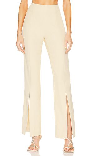 Chase Technical Cocktail Crepe Slit Front Pant in Beige. - size 10 (also in 2, 6) - SIMKHAI - Modalova