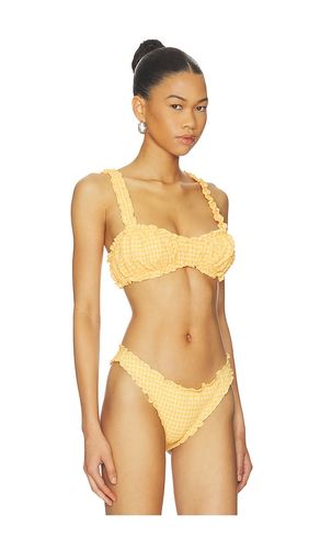 Evander Ruched Bikini Top in Yellow. - size M (also in XS) - SIMKHAI - Modalova
