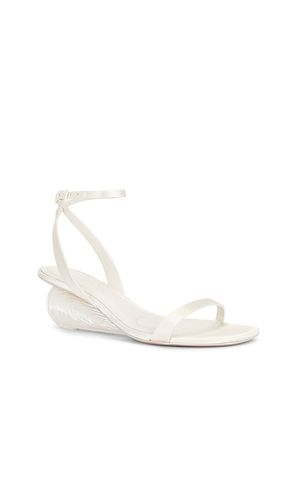 SANDALE BRIDGET SATIN OYSTER SHELL WEDGE in . Größe 37. Also in 38 - SIMKHAI - Modalova