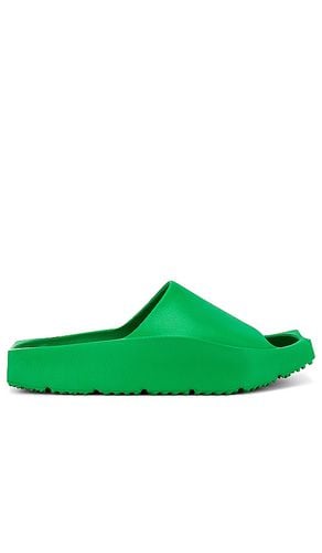 Hex Slide Sandal in Green. - size 6 (also in 8) - Jordan - Modalova