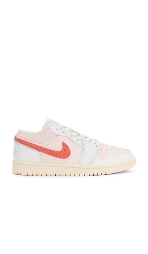 Air 1 Low Se Sneaker in Cream. - size 10 (also in 10.5, 11, 11.5, 12, 5, 5.5, 6, 6.5, 7, 7.5, 8, 8.5, 9, 9.5) - Jordan - Modalova
