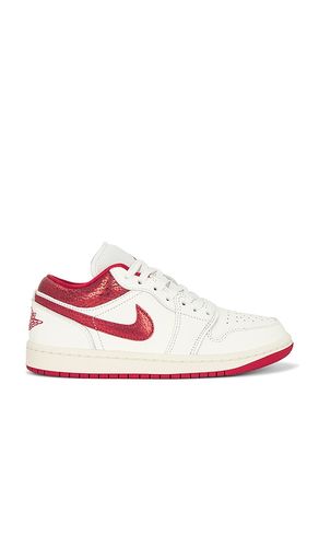 Air 1 Low Se Sneaker in Red. - size 10 (also in 10.5, 11, 11.5, 12, 5, 5.5, 6, 7, 7.5, 8, 8.5, 9, 9.5) - Jordan - Modalova