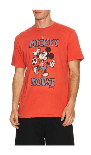 Mickey mouse soccer tee in color red size S (also in M, L, XL/1X) - Junk Food - Modalova