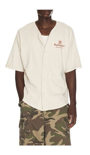 Budweiser Anheuser Busch Baseball Jersey in White. - size L (also in M, S, XL/1X) - Junk Food - Modalova