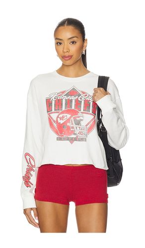 Chiefs Helmet Crop Sweatshirt in Ivory. - size L (also in M, S, XL/1X, XS) - Junk Food - Modalova