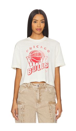 Bulls Mock Crop Tee in Ivory. - size L (also in M, S, XL/1X, XS) - Junk Food - Modalova