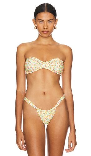 X Lexi Hidalgo Strapless Ruched Bikini Top in Yellow. - size L (also in M, S) - Kulani Kinis - Modalova