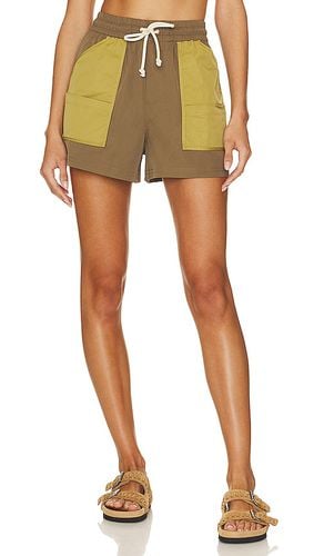 Kjera Short in Olive. - size L (also in S) - L'Academie - Modalova