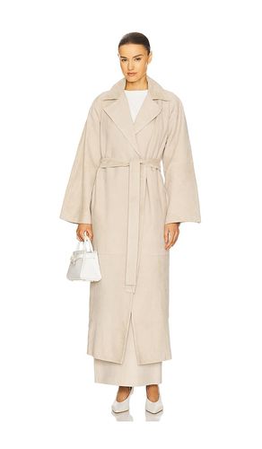 By Marianna Kofi Suede Trench Coat in Beige. - size L (also in M, S, XL, XS) - L'Academie - Modalova