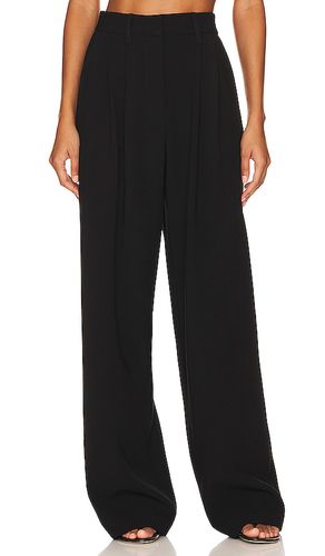 The High Waist Pleated Trouser in . Taglia 14 - L'Academie - Modalova