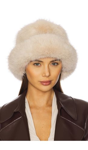 Snuggle Fur Bucket Hat in Ivory. - size M/L (also in S/M) - Lack of Color - Modalova