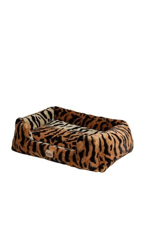 The Small Lola Pet Bed in Brown - Lola Blankets - Modalova