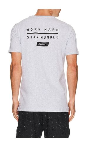 Work Hard Aviation Tee in . Taglia L. Also in M, S, XL/1X - Legends - Modalova