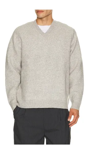 Melange V-neck Knit Sweater in Grey. - size L (also in M, XL/1X) - Les Deux - Modalova
