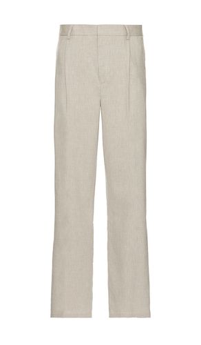 Reece Pleated Slub Suit Pants in Cream. - size 30x32 (also in 31x32, 32x32, 33x32, 34x32, 36x32) - Les Deux - Modalova
