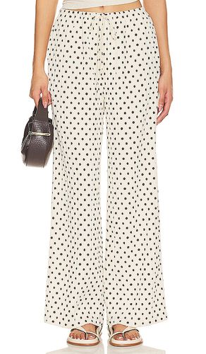 Kimmi Pants in Cream. - size M (also in L, S, XS) - Line & Dot - Modalova