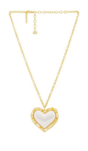 Collar heart ruffle pendant en color oro metálico talla all en - Metallic Gold. Talla all - Lele Sadoughi - Modalova