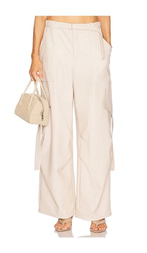 Stretch Faux Leather Utility Pocket Pant in Neutral. - size L (also in M, S) - Lapointe - Modalova