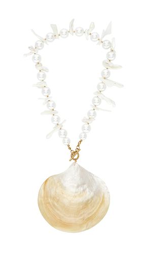 Casey Shell Necklace in - Lovers and Friends - Modalova