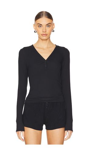 Soft Modal Rib V-neck Henley in Black. - size L (also in M, S, XS) - LUNYA - Modalova