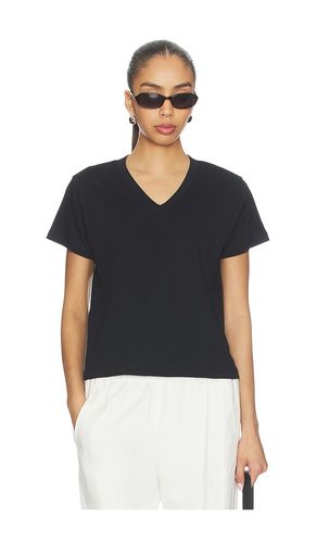 Margo V Neck Tee in . Size M. Also in S, XS - LESET - Modalova