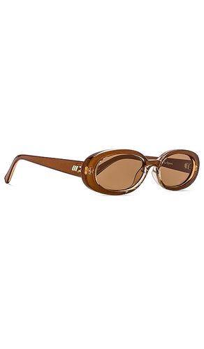 Outta Love Sunglasses in - Le Specs - Modalova