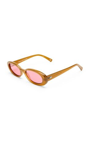 Outta Love Sunglasses in - Le Specs - Modalova