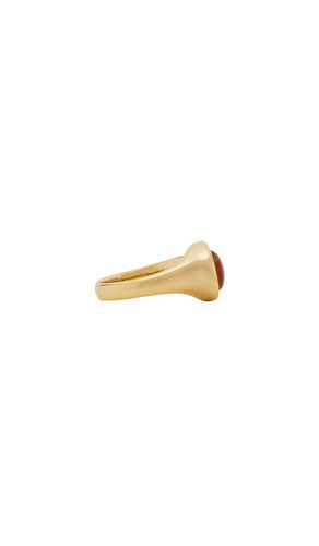 The Honey Resin Stud Ring in . Taglia 5. Also in 8 - Luv AJ - Modalova