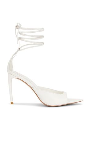 X REVOLVE Tiera Heel in White. - size 10 (also in 5.5, 6, 6.5, 7, 8, 8.5, 9.5) - Michael Costello - Modalova