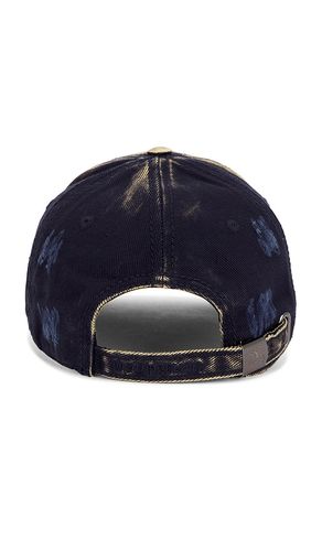 MADFRENZY Classic Cap in Brown - MADFRENZY - Modalova