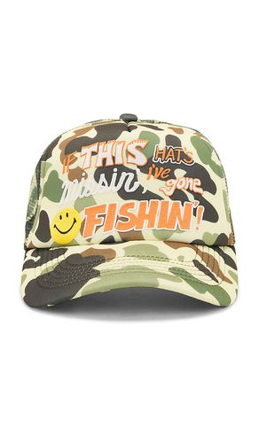 Smiley Camo Trucker Hat in Army,Yellow - Market - Modalova