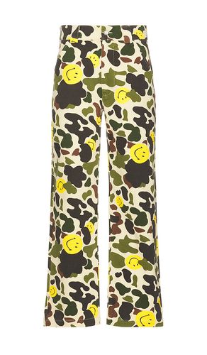 Smiley Camo Cargo Pants in Green. - size 32 (also in 34, 36) - Market - Modalova