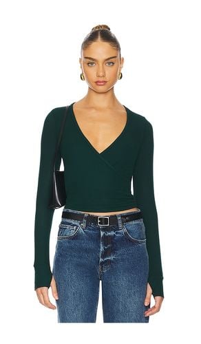 Fairbanks Surplice Deep V Long Sleeve W/ Thumbhole Top in Green. - size L (also in M, S, XL, XS) - Michael Lauren - Modalova