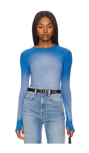 Alick Long Sleeve Fitted Top With Thumbhole in Blue. - size L (also in M, S, XL, XS) - Michael Lauren - Modalova