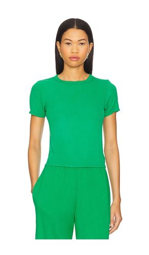 Rhea Short Sleeve Fitted Top in Green. - size L (also in S, XS) - Michael Lauren - Modalova