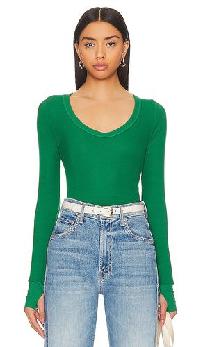 Otis Rib Fitted V Neck in Green. - size L (also in XL/1X, XXL/2X) - Michael Lauren - Modalova