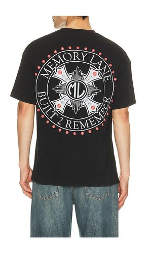 Cross Tee in . Taglia L. Also in M, S, XL/1X - Memory Lane - Modalova