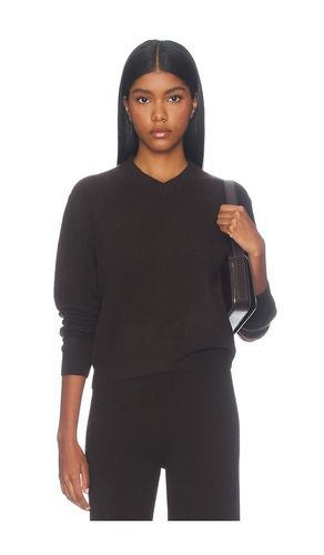 X REVOLVE Atelier Cashmere V Neck Sweater in . Size L. Also in M, S, XS - NAADAM - Modalova