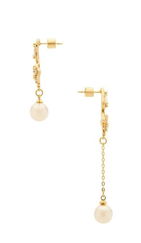 She's A Flutter Earring in - Natalie B Jewelry - Modalova