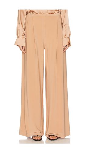 Mens Pleat Pant in Tan. - size L (also in S) - Norma Kamali - Modalova