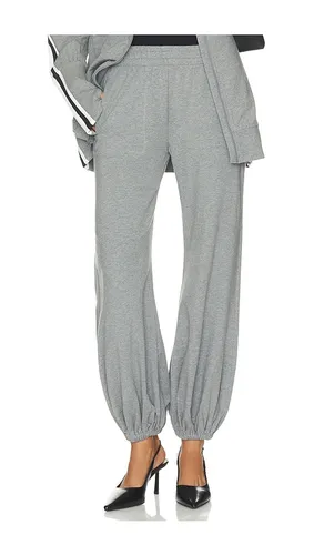 Boyfriend Puff Jog Pant in Grey. - size L (also in M, S, XL, XS, XXS) - Norma Kamali - Modalova