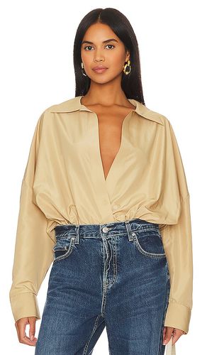 Oversized Boyfriend Shirt Bodysuit in Tan. - size L (also in XL) - Norma Kamali - Modalova